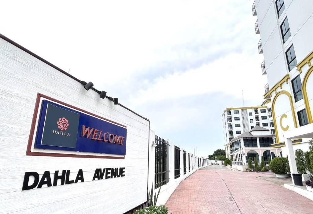 Dahla Avenue Suvarnabhumi Hotel บ้านคลองสำโรง ภายนอก รูปภาพ